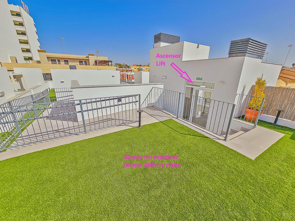 Oceanfront Duplex With A Rooftop Pool And Terrace El Puerto de Santa Maria Bagian luar foto