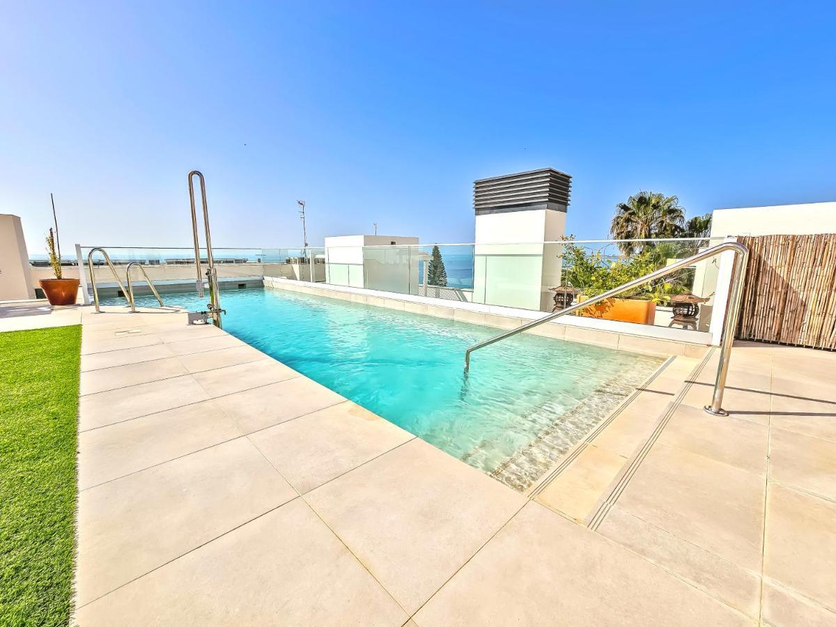 Oceanfront Duplex With A Rooftop Pool And Terrace El Puerto de Santa Maria Bagian luar foto
