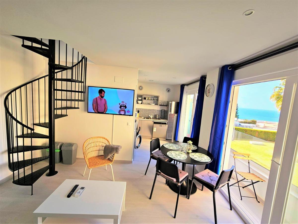 Oceanfront Duplex With A Rooftop Pool And Terrace El Puerto de Santa Maria Bagian luar foto